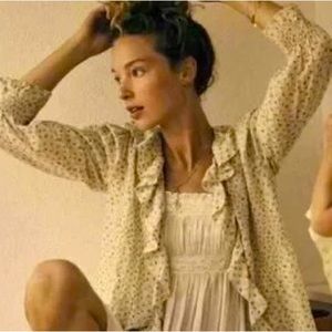 Doen Hardy top in Cream Parc Monceau. Size S.